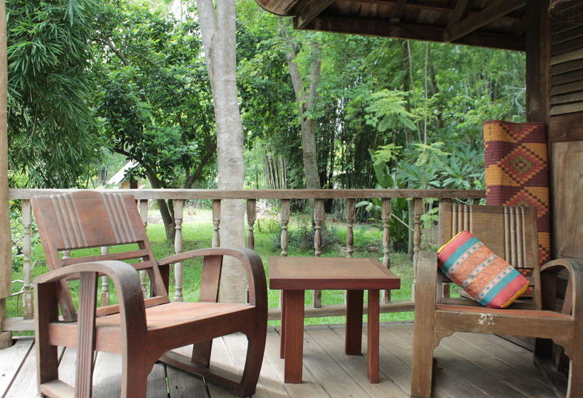 بنسيون Thai Teak House Garden Homestay