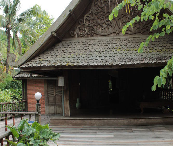 بنسيون Thai Teak House Garden Homestay
