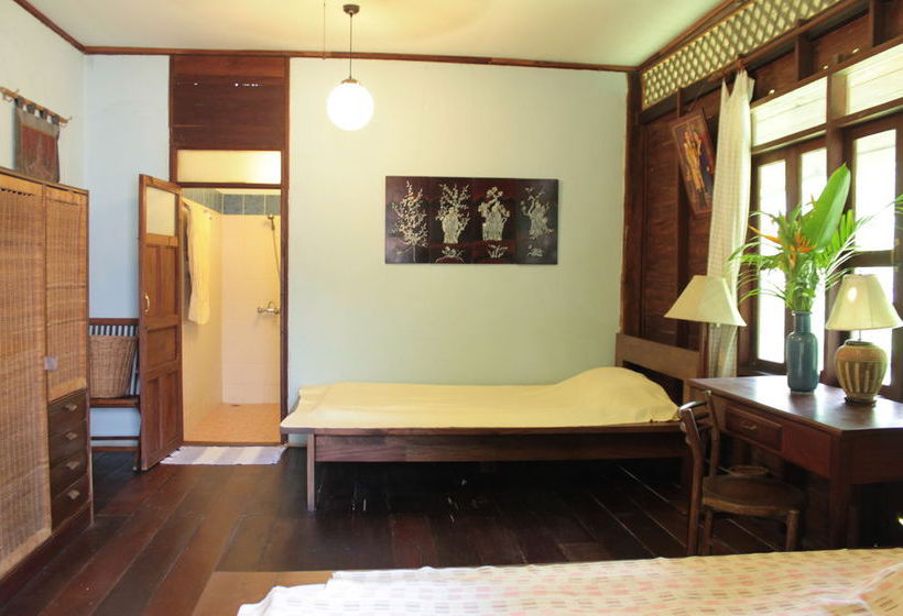 بنسيون Thai Teak House Garden Homestay