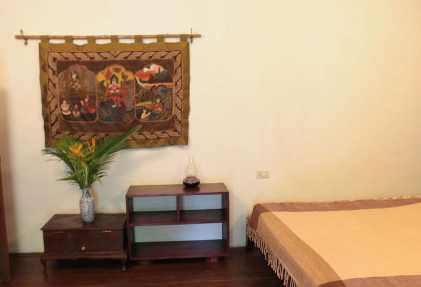بنسيون Thai Teak House Garden Homestay