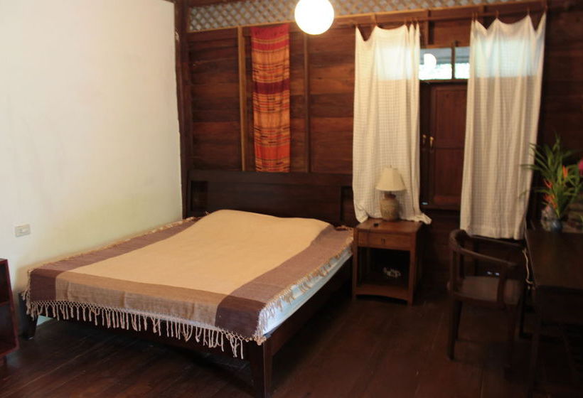 بنسيون Thai Teak House Garden Homestay