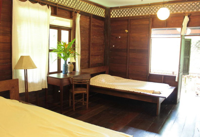 بنسيون Thai Teak House Garden Homestay