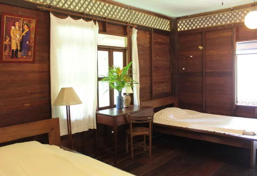Пансион Thai Teak House Garden Homestay