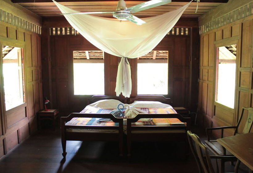 بنسيون Thai Teak House Garden Homestay