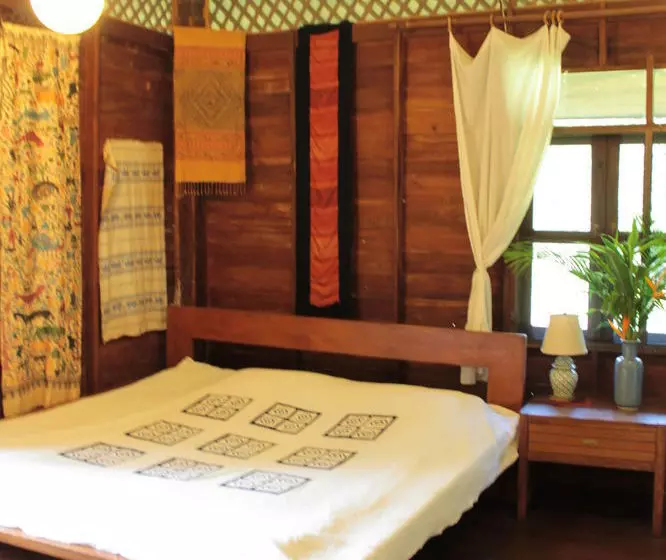 Пансион Thai Teak House Garden Homestay
