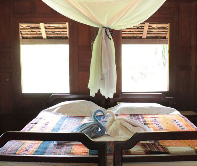 بنسيون Thai Teak House Garden Homestay