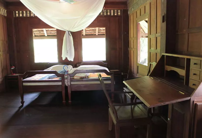 Пансион Thai Teak House Garden Homestay