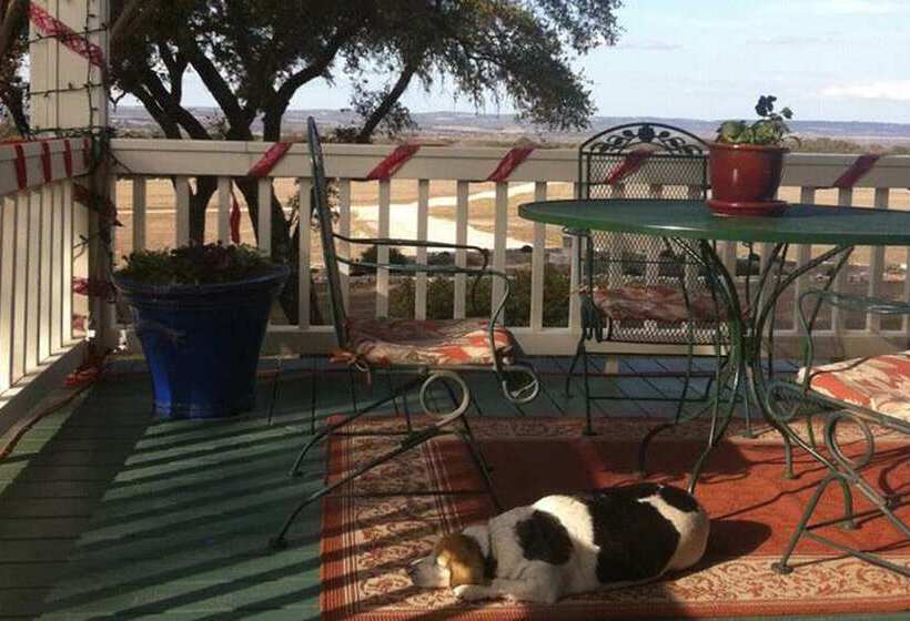 Bed and Breakfast Rose Hill Retreat