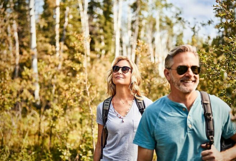 Отель Copper River Princess Wilderness Lodge