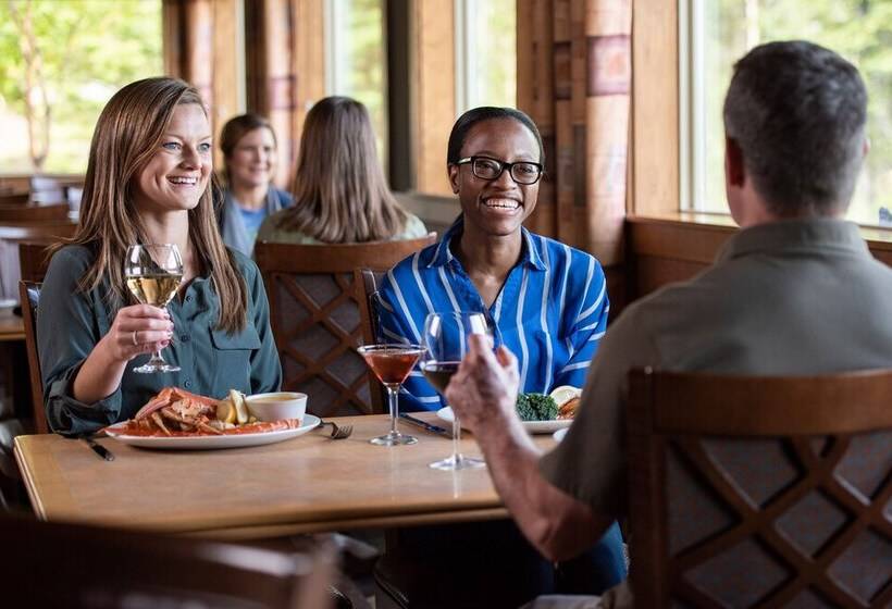 Отель Copper River Princess Wilderness Lodge