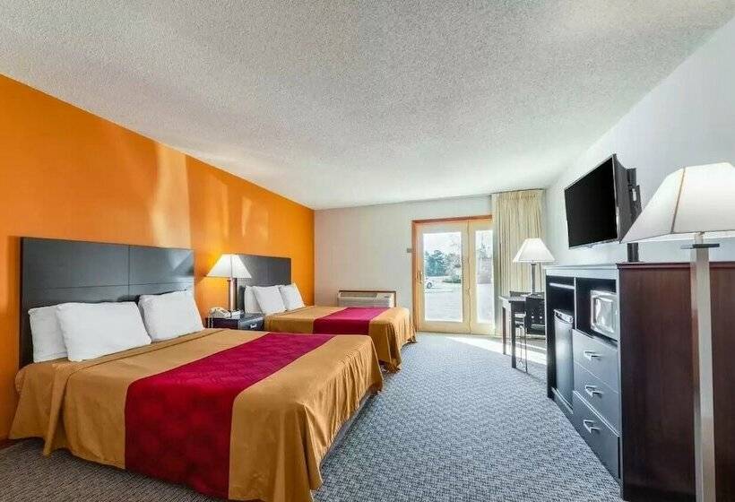 فندق Econo Lodge Lakeshore