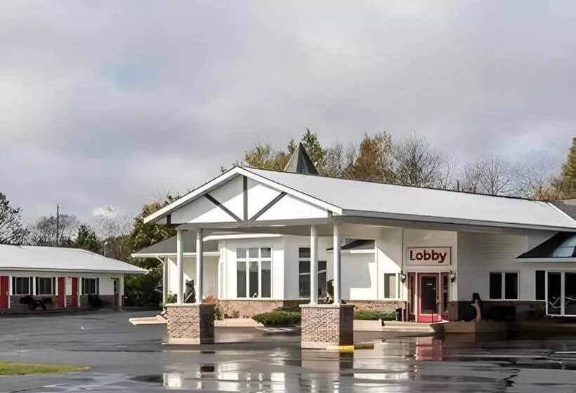 Hotelli Econo Lodge Lakeshore