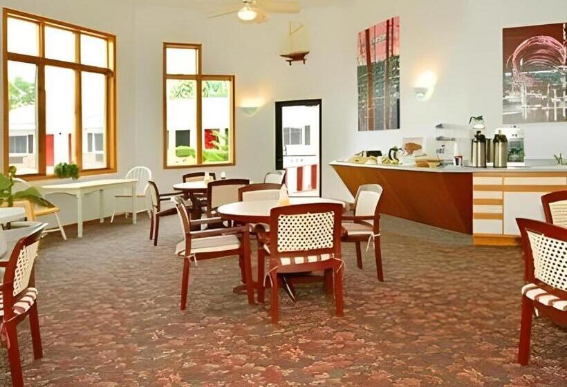 فندق Econo Lodge Lakeshore