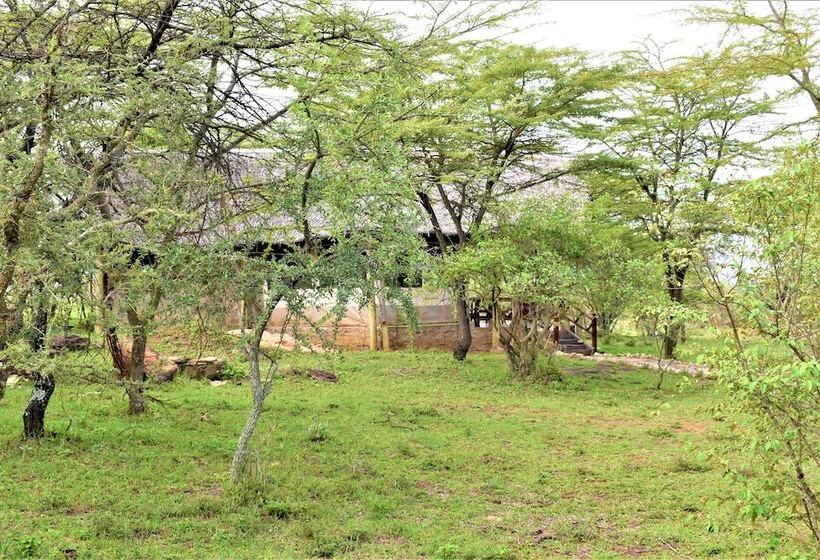 هتل Elangata Olerai Luxury Camp