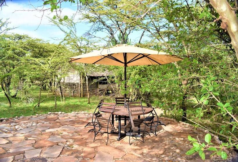 هتل Elangata Olerai Luxury Camp