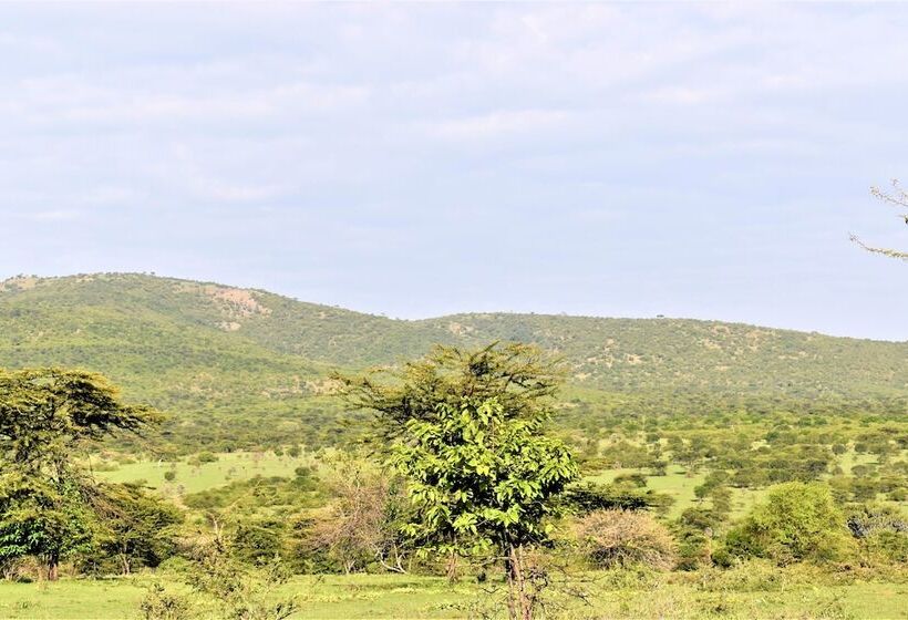 هتل Elangata Olerai Luxury Camp