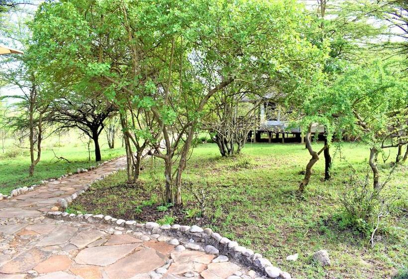 هتل Elangata Olerai Luxury Camp