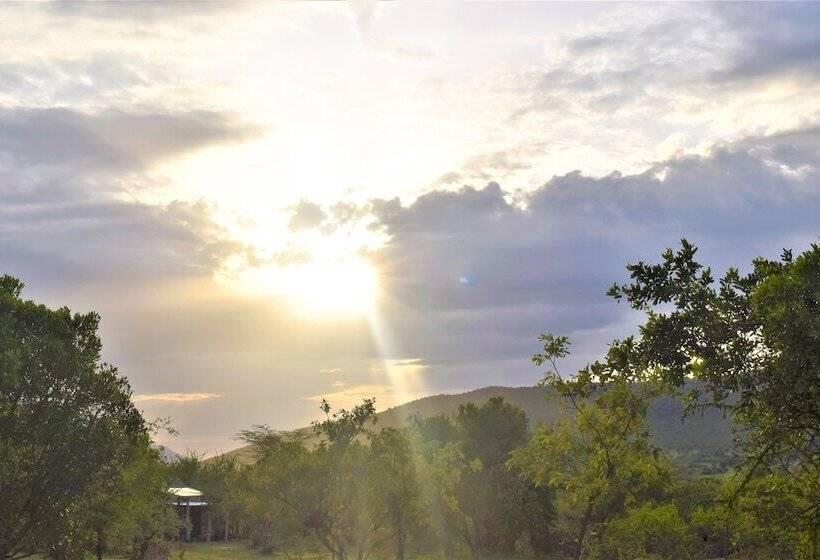 هتل Elangata Olerai Luxury Camp