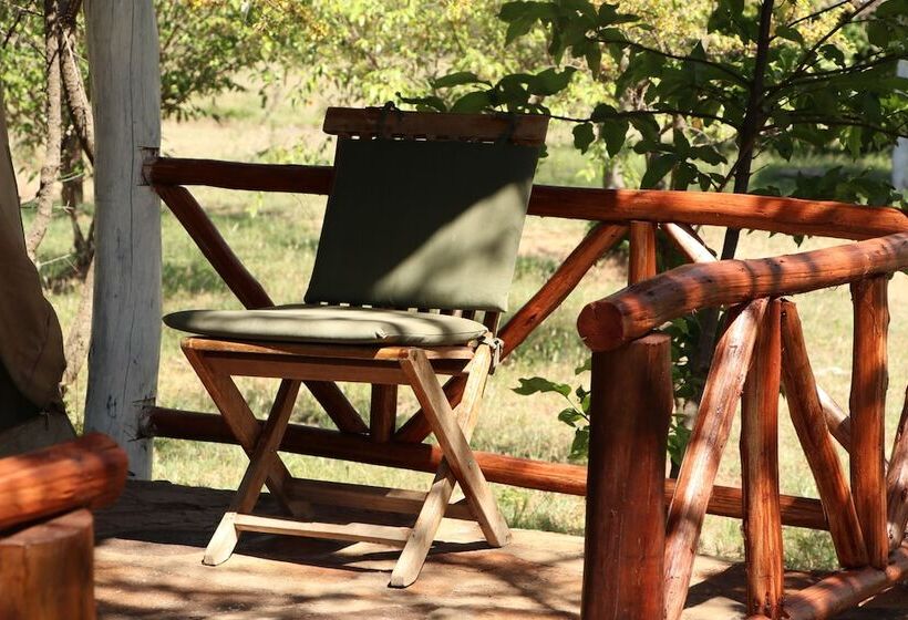 هتل Elangata Olerai Luxury Camp