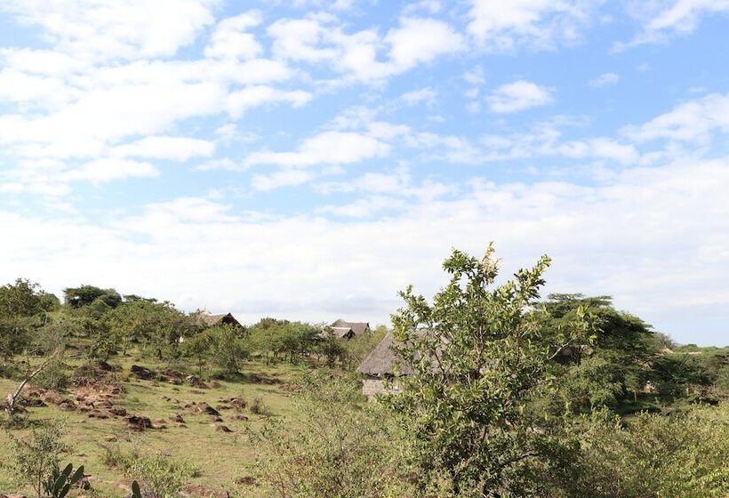 هتل Elangata Olerai Luxury Camp