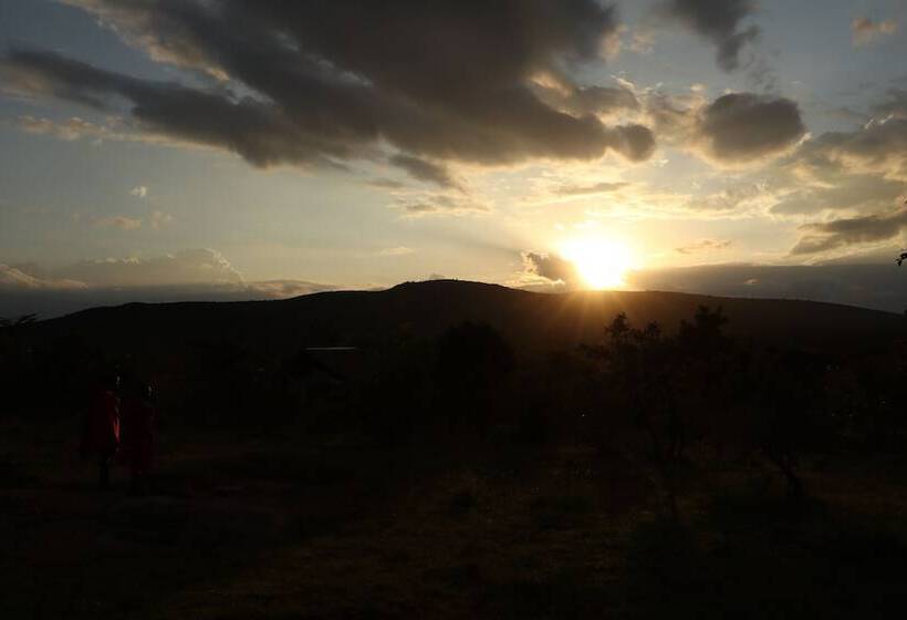 هتل Elangata Olerai Luxury Camp