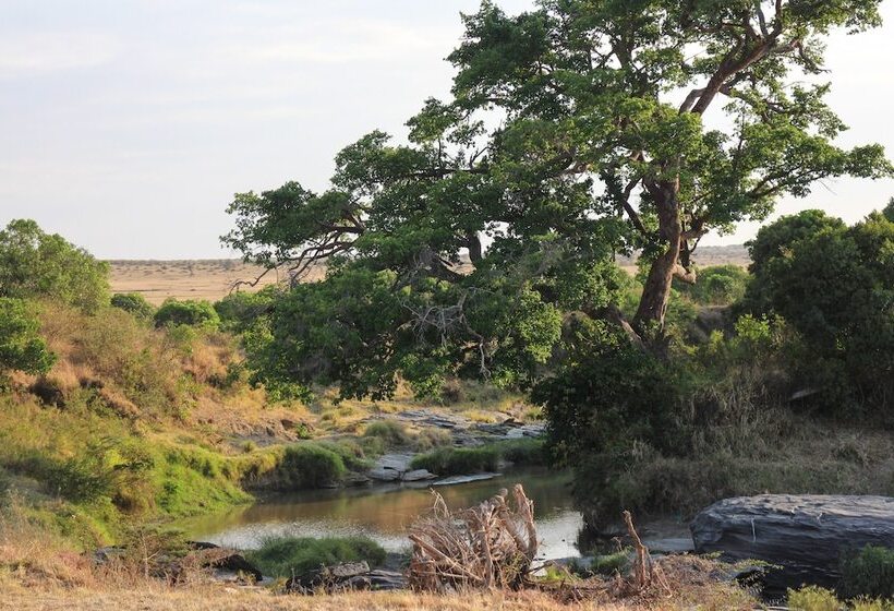 هتل Julia S River Camp