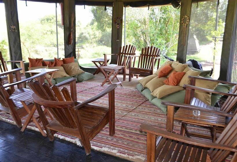 هتل Julia S River Camp