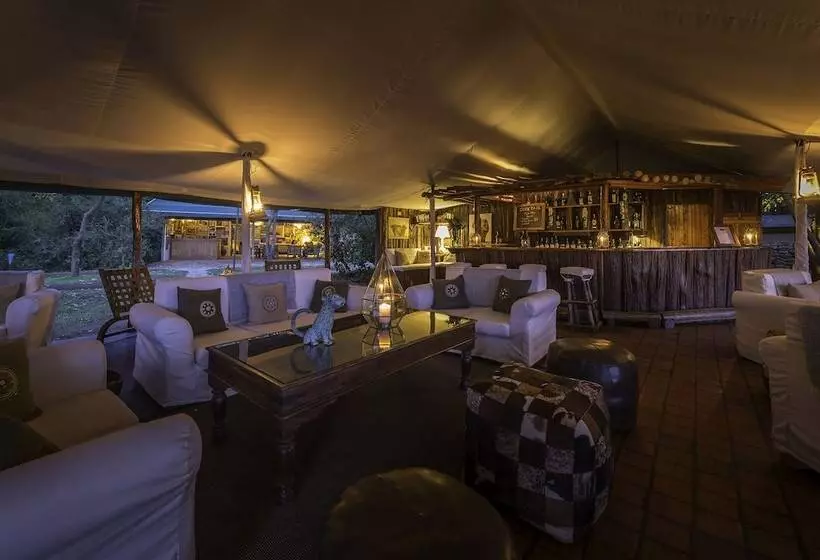 هتل Little Governors Camp
