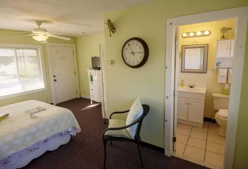 Hotelli Savannah House Wine Country Inn & Cottages