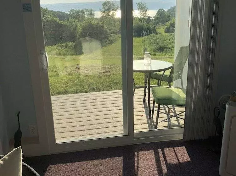 Hotelli Savannah House Wine Country Inn & Cottages