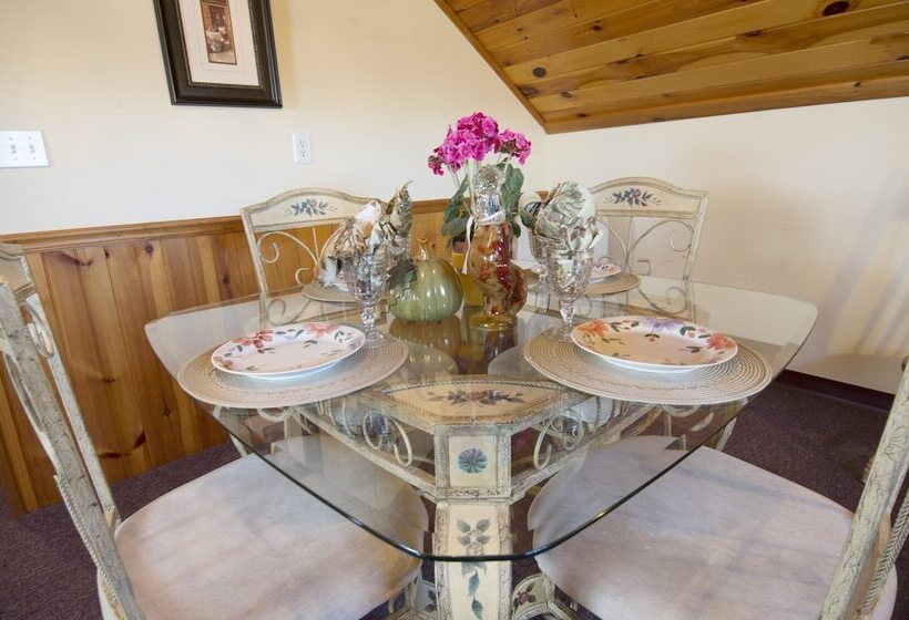 בית מלון כפרי Savannah House Wine Country Inn & Cottages