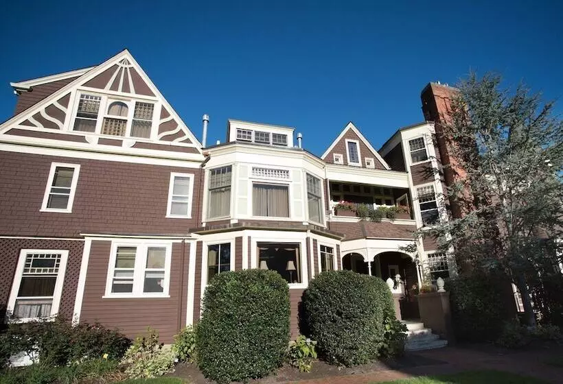 Ivy Lodge Bed & Breakfast