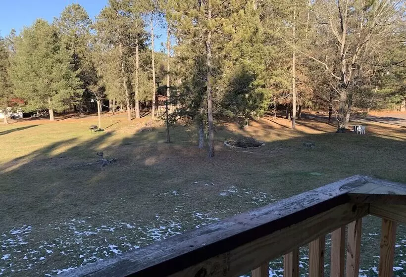 モーテル Lumberjack Inn