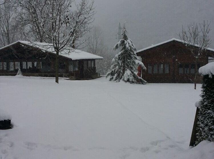 リゾートホテル Stura River Village Rafting