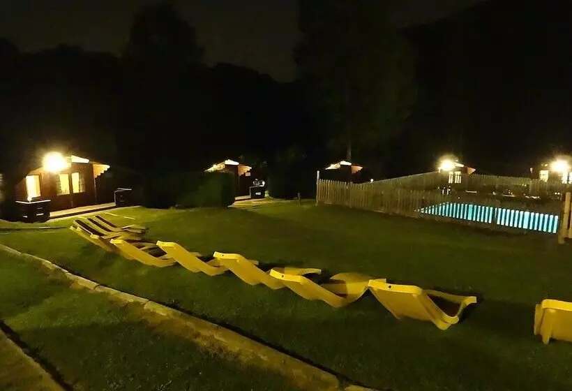 リゾートホテル Stura River Village Rafting