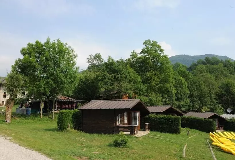 リゾートホテル Stura River Village Rafting