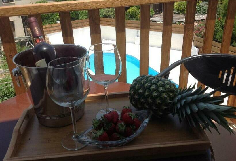 Alecos Hotel Apartments