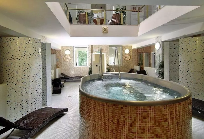 Festival Hotel Apartments