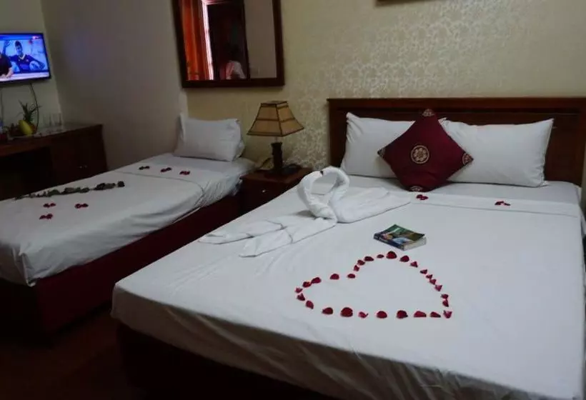 هاستل Hanoi Golden Moon Guest House & Travel