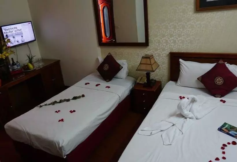 هاستل Hanoi Golden Moon Guest House & Travel