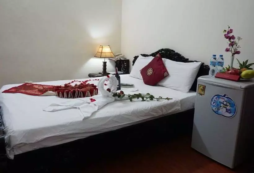 هاستل Hanoi Golden Moon Guest House & Travel