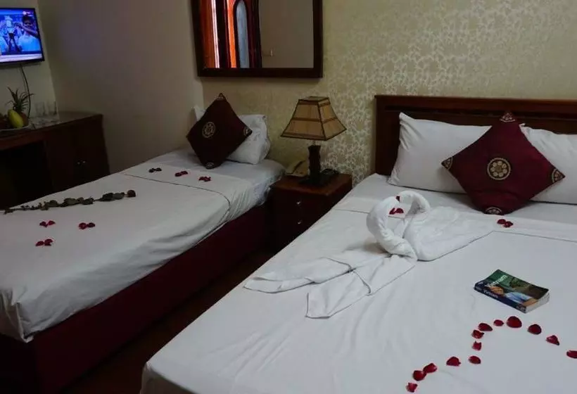 هاستل Hanoi Golden Moon Guest House & Travel