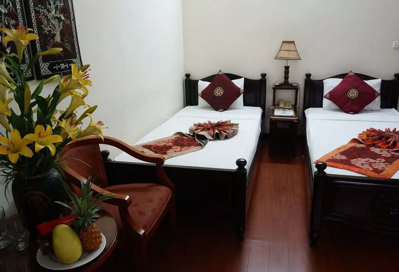 هاستل Hanoi Golden Moon Guest House & Travel