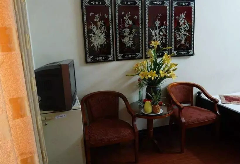 هاستل Hanoi Golden Moon Guest House & Travel