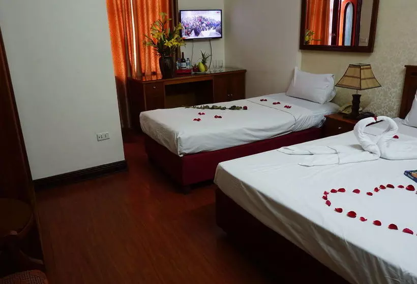 هاستل Hanoi Golden Moon Guest House & Travel