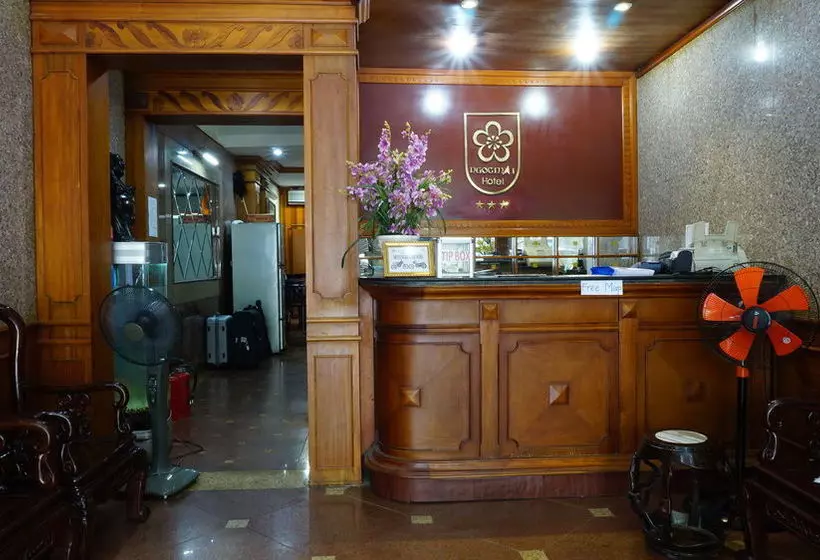 هاستل Hanoi Golden Moon Guest House & Travel