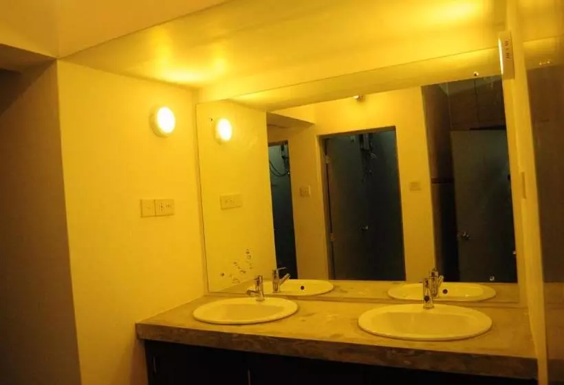 Hostel Republic At Galle Face