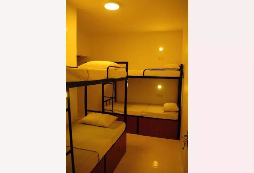 Hostel Republic At Galle Face