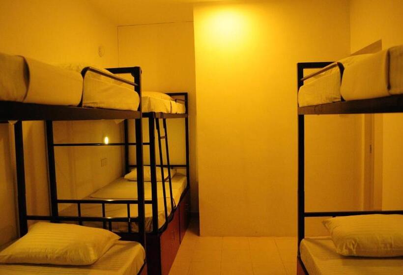 Hostel Republic At Galle Face