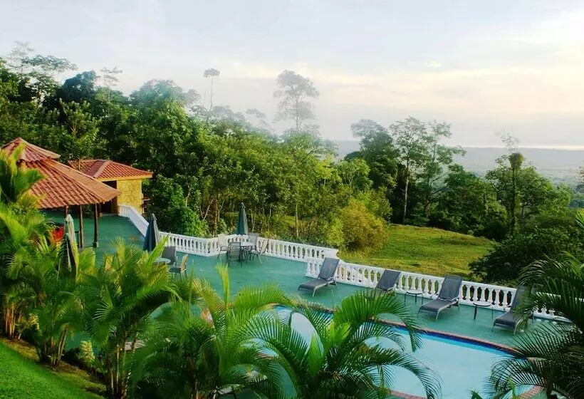 ホテル Arenal Waterfall Lodge Villas